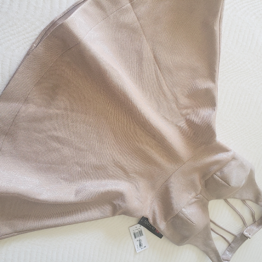 Dress - Picture 2 of 4